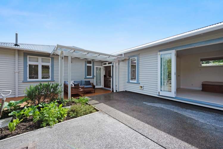 11 Firth Terrace Karori_26