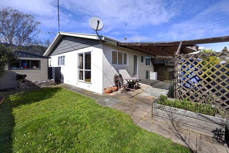 2/11 Manson Avenue Stoke_1