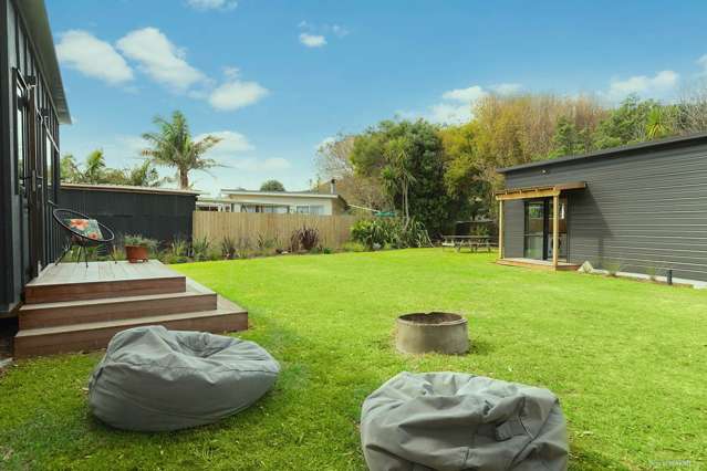 1 BEDROOM + 1 SLEEPOUT + GARAGE