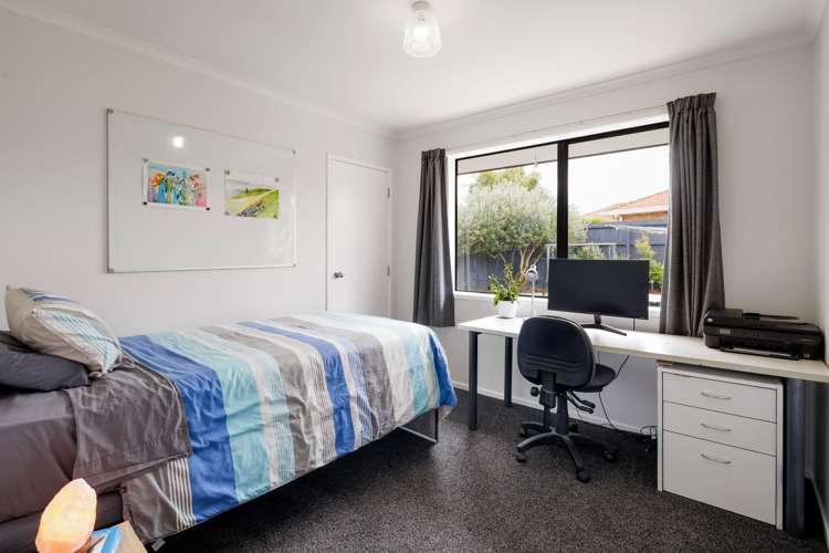 6 Limousin Place Grandview Heights_19