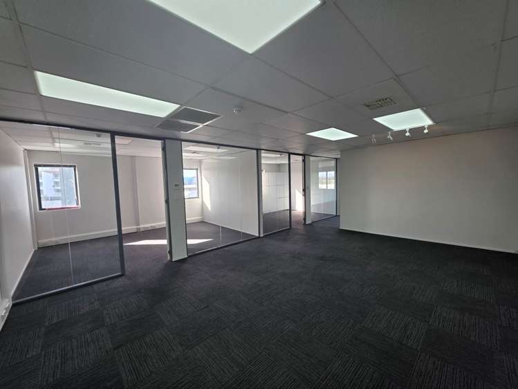 19 Great South Road Epsom_6