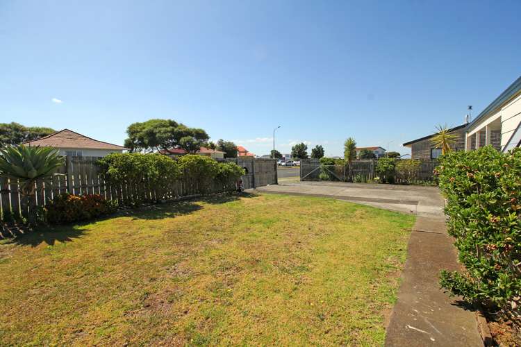 78 Maplesden Drive Clendon Park_10