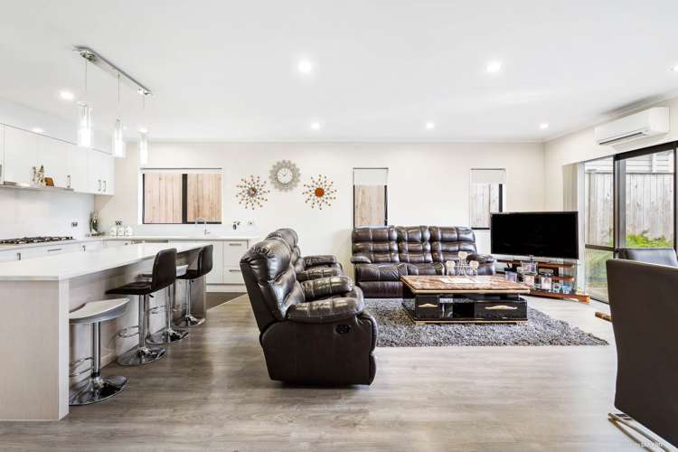 24 Carrickdawson Drive Flat Bush_11