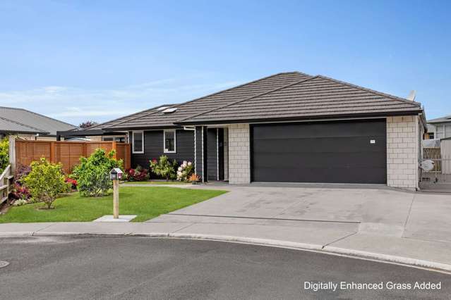 Contemporary Comfort and Style on Banksia Lane!