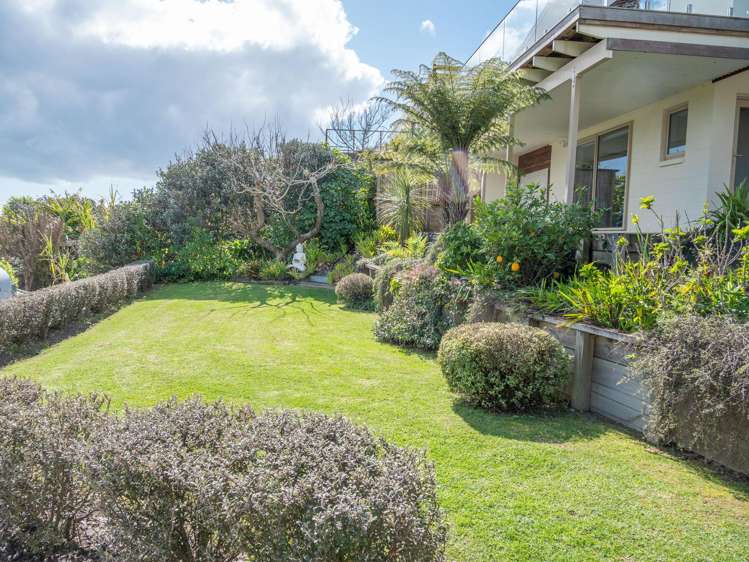 16 Rangikapiti Road Coopers Beach_20