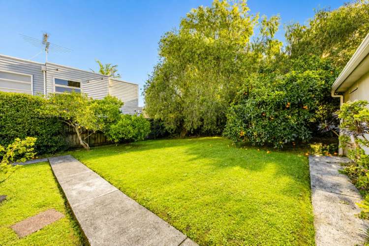 2/7 Evelyn Place Hillcrest_11