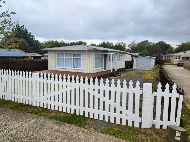 Fully fenced 3 bedroom family home in pukekohe