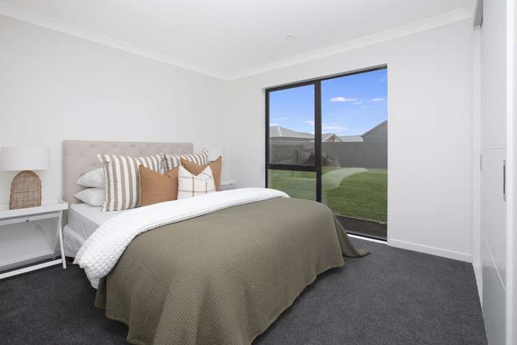 22 Verdeco Boulevard Lincoln_16