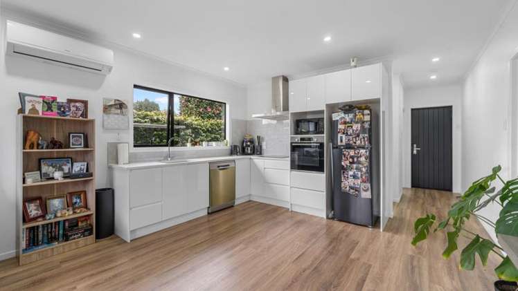 4/5 Camden Place Pukete_9