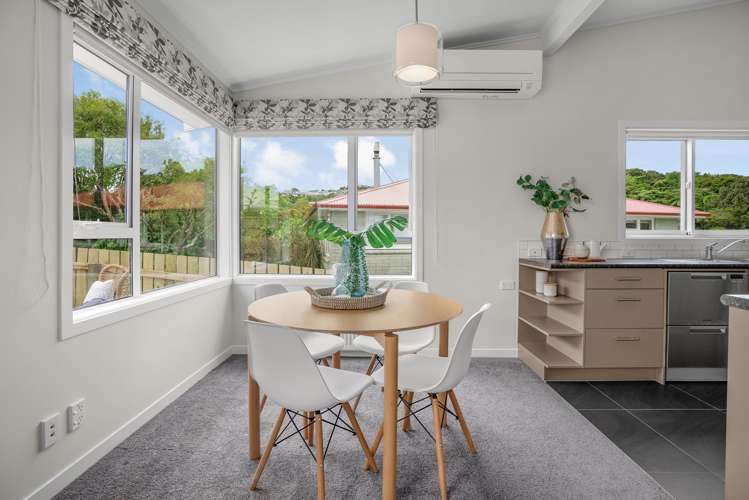 184 Dowse Drive Maungaraki_9