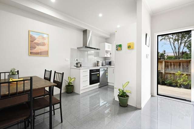 3/2 Rosalind Street Deanwell_2