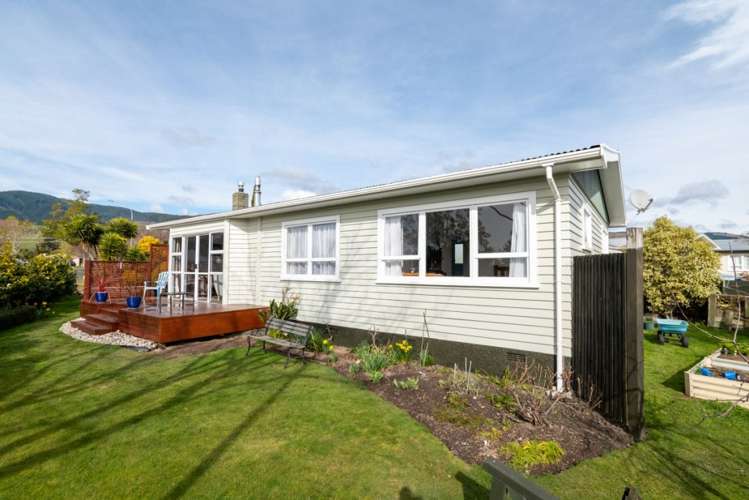 2 Shelley Crescent Stoke_23