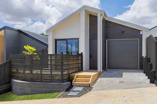 Standalone, Stylish & Easy-Care 3-Bedroom Home