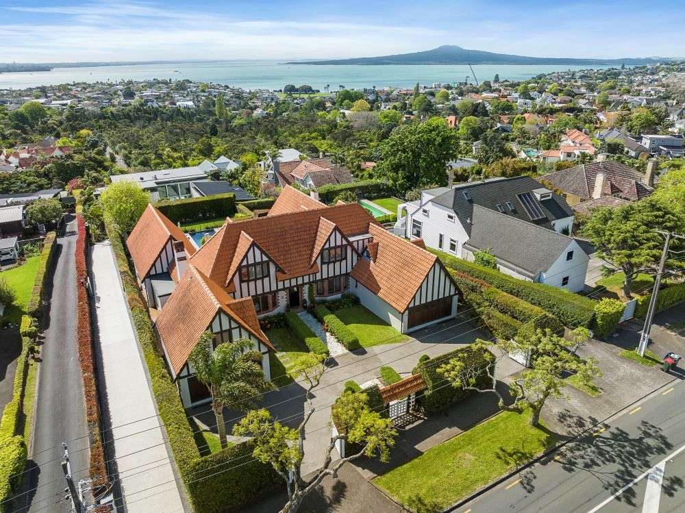 187 St Heliers Bay Rd, St Heliers.