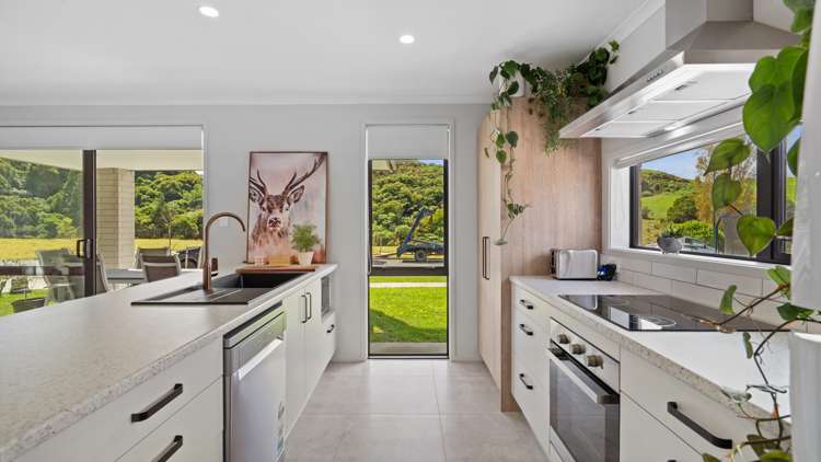 136 Adler Drive Ohauiti_6