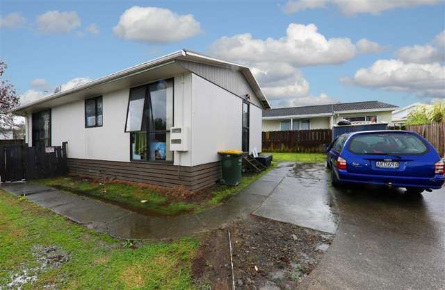 2/2 Jack Farrell Place Papakura_1