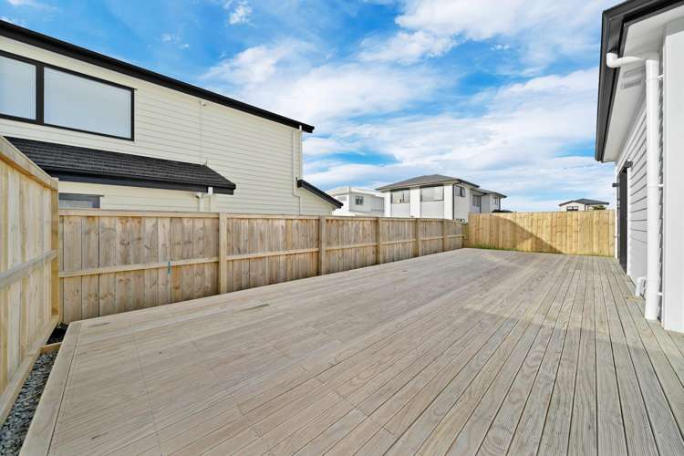 16 Gertrude Cole Road Clarks Beach_10