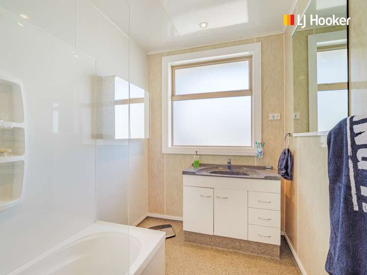 31 Waldron Crescent Green Island_14