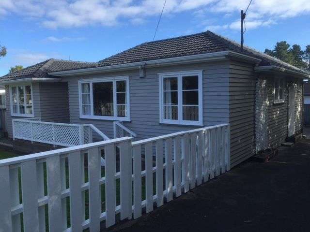 1/54 Gloria Avenue Te Atatu Peninsula_1