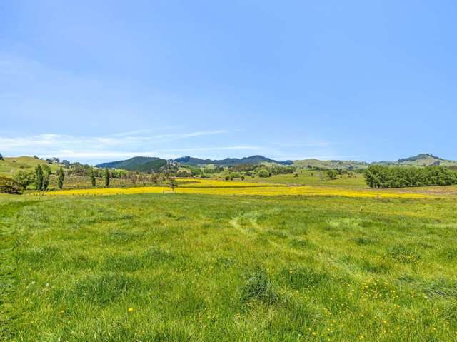 Rural Bliss on Wayby Station Road!