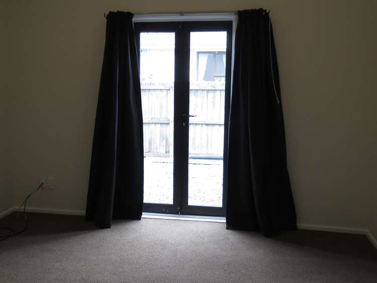 2/33 Radley Street Woolston_2