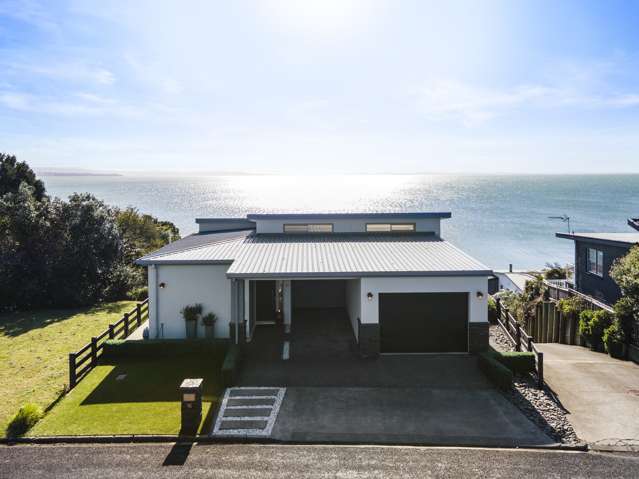 16 Crispe Road Clarks Beach_2