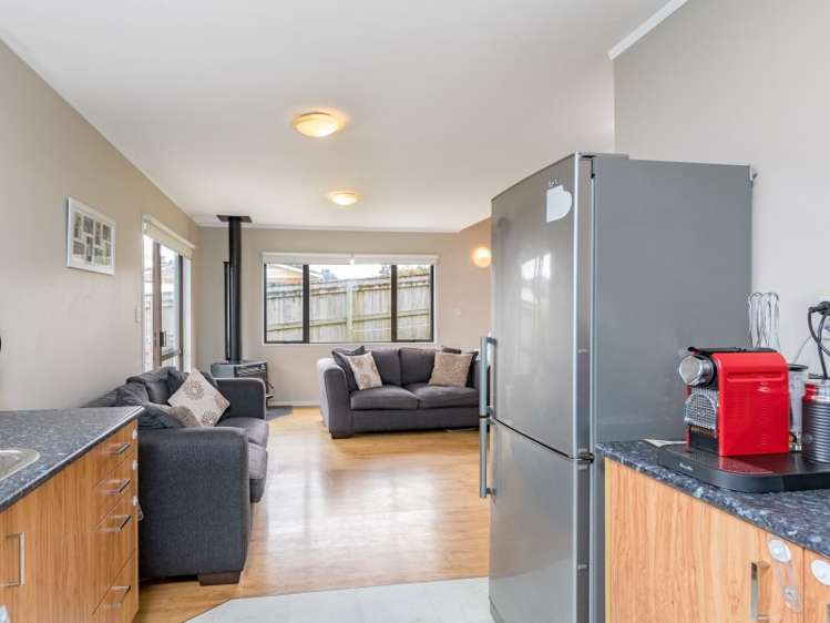 6 Monarch Grove Maoribank_3