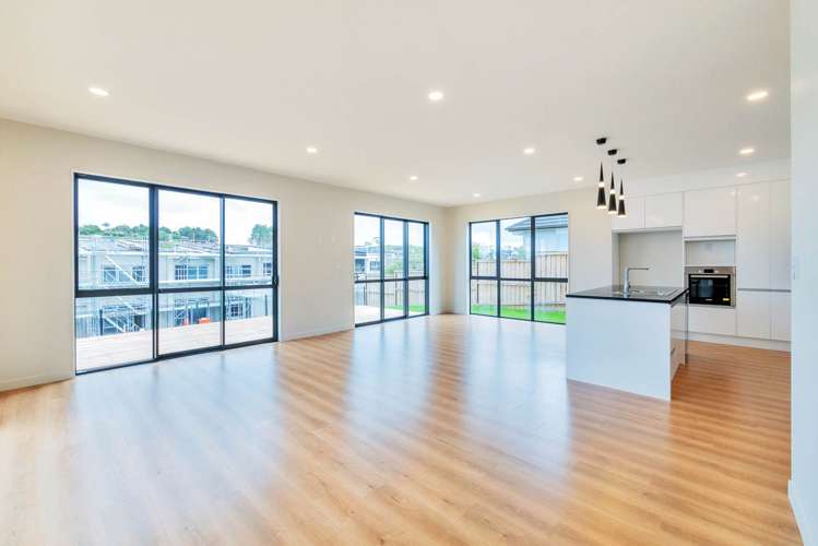 92 Colonial Drive Silverdale_4