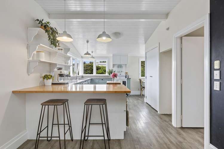 4A & 4B Whitianga View Paremata_8