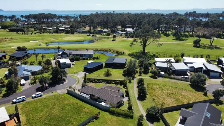 106 Benjamin Place Matarangi_20