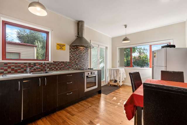 28 Binsted Road New Lynn_2