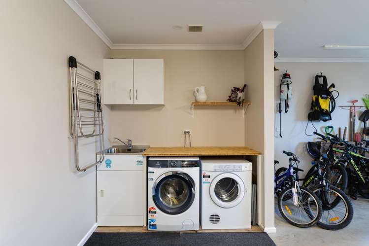 35 Irwin Logan Drive Mosgiel_16