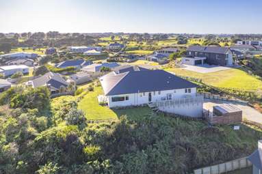12 Longbeach Drive_2