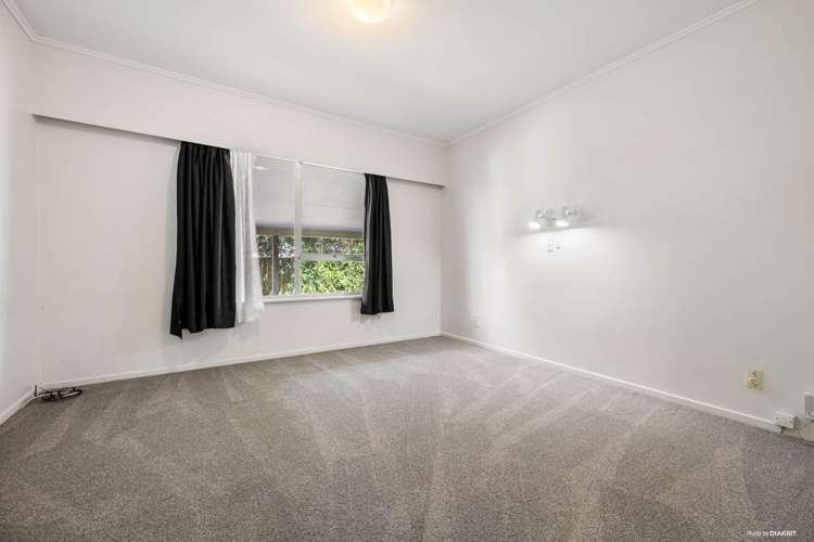 22 Doment Crescent Orewa_16