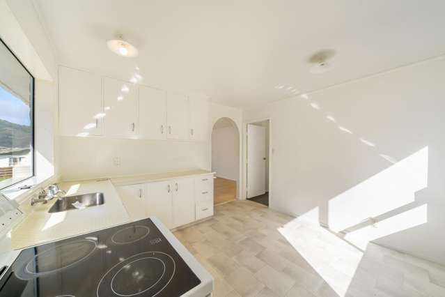  38 Enfield Street Wainuiomata_2