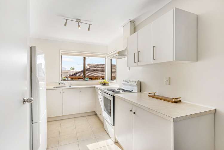 2/13 Menary Street Papakura_4