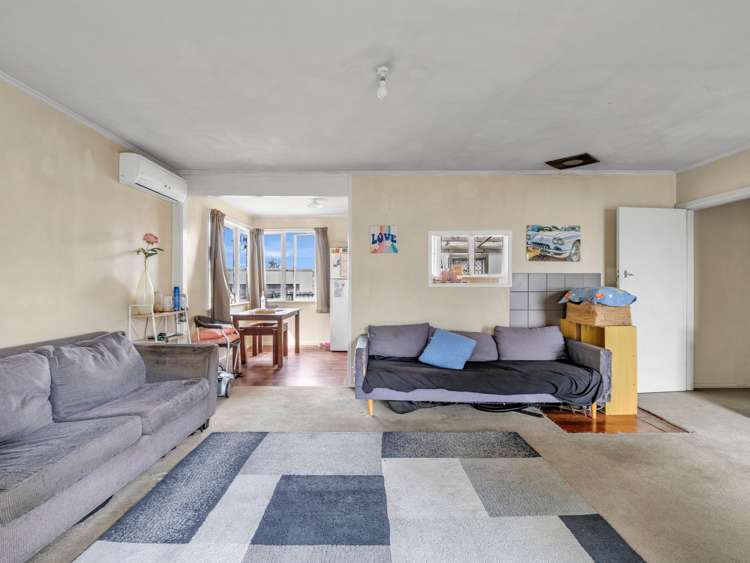 164 Clayton Road Mangakakahi_6