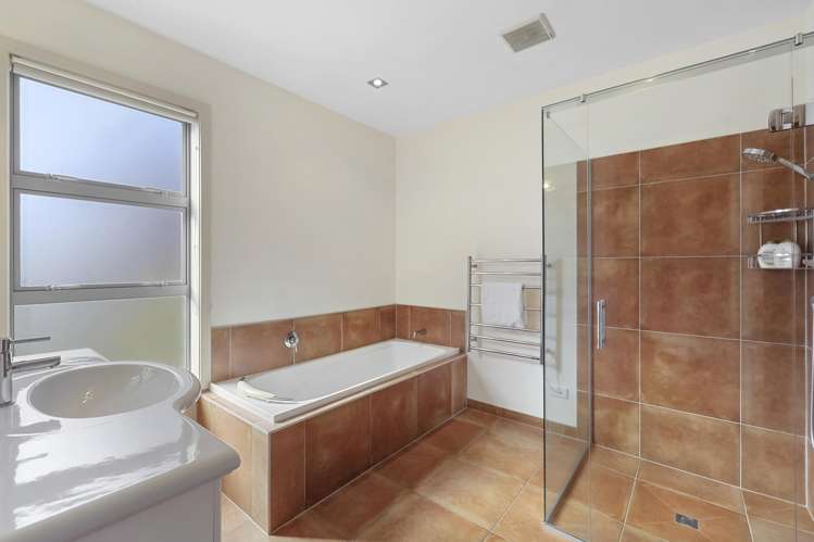 4 Saint Andrews Parkway Waiwhakaiho_17