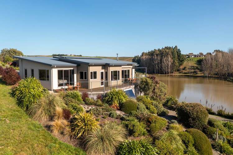 12 Lake View Place Fairhall_47
