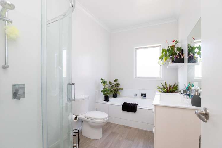8 Fernleigh Street Kerepehi_16