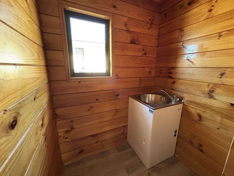 1036B Great North Road Point Chevalier_11