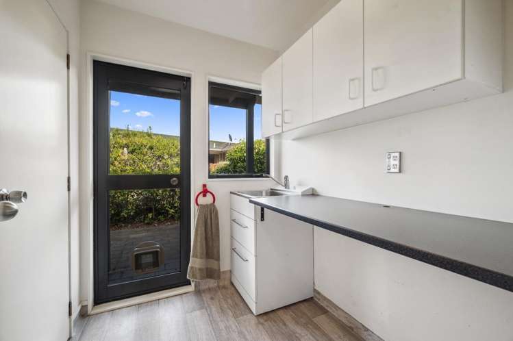 2/7 Ngamotu Road 11201_15