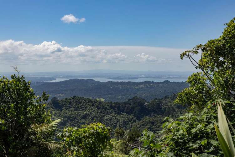 5 Brabant Road Waiatarua_29