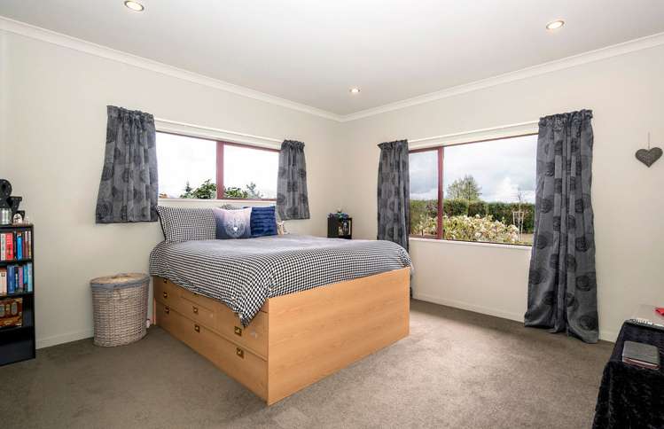 10 Mulholland Drive Darfield_11