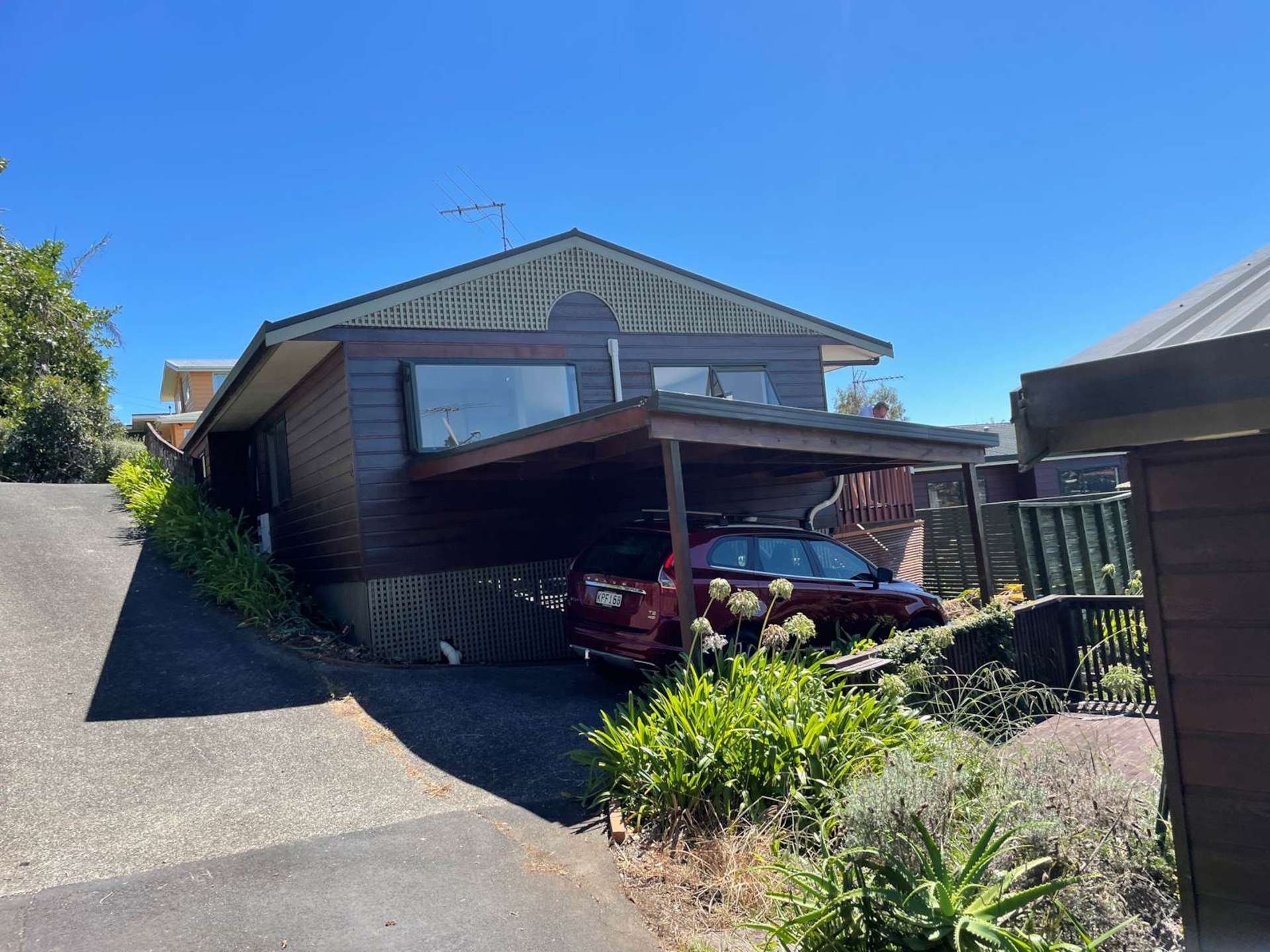 2/76 Target Road Totara Vale_0