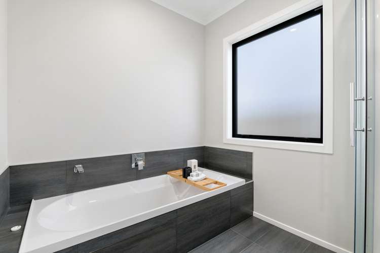 13 Mana Drive Baverstock_12