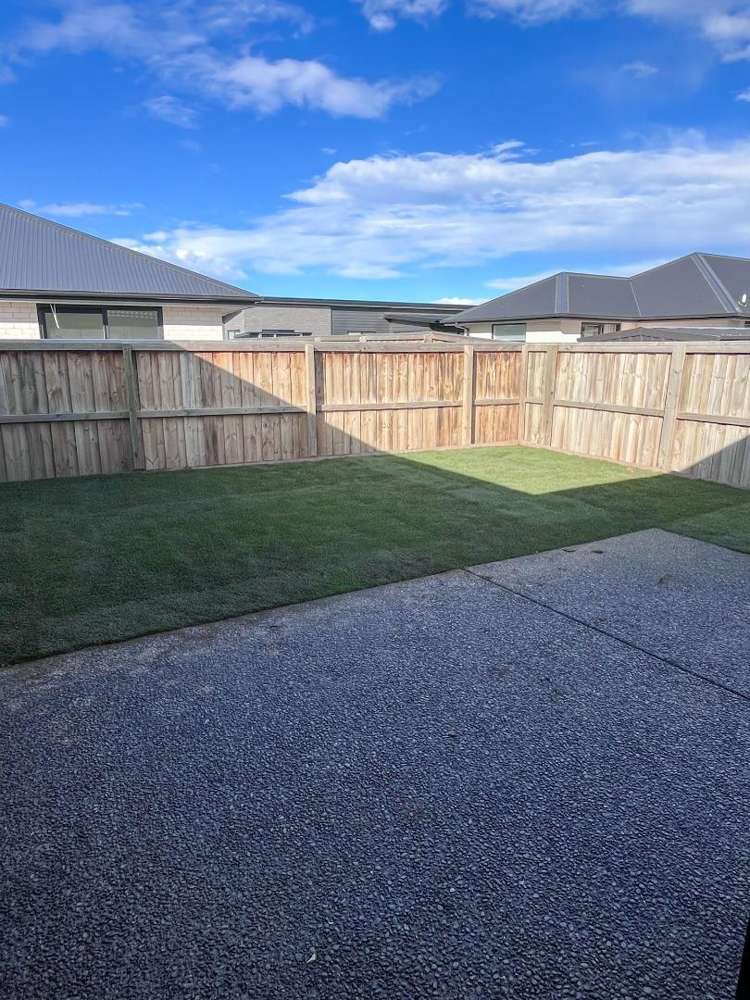 28 Accadia Drive 11103_17