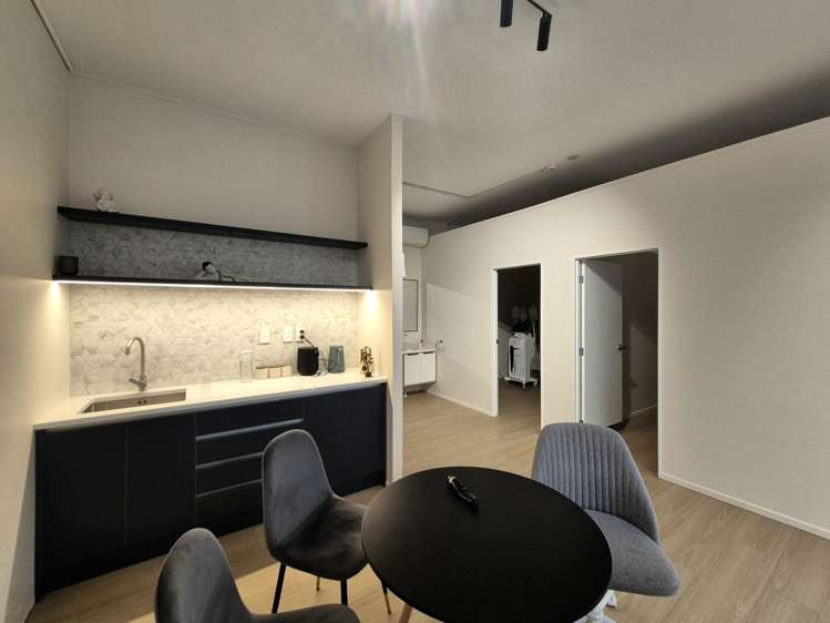 14 Todd Plaza New Lynn_5