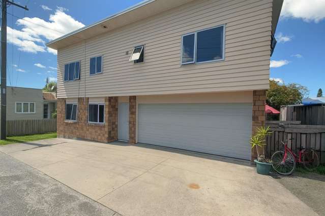 4 Bedroom Townhouse - Great Location