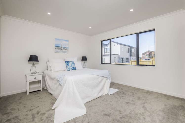 5 Woodacre Street Flat Bush_17